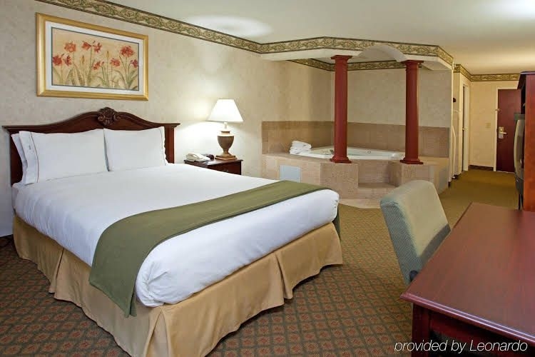 Holiday Inn Express Hotel & Suites Youngstown (North Lima/Boardman)3