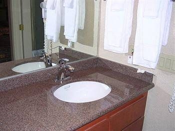 Quality Inn4