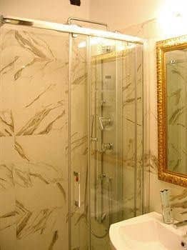 B&B Le Suite Di Via Catone B&B Le Suite Di Via Catone