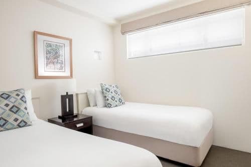 Deluxe Two-Bedroom Apartment - Poolside