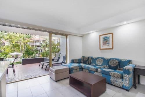 Deluxe Two-Bedroom Apartment - Poolside
