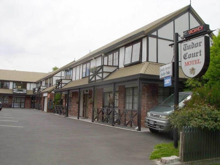 Tudor Court Motel1