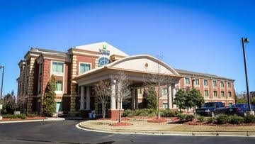 Holiday Inn Express Hotel & Suites Memphis/Germantown0