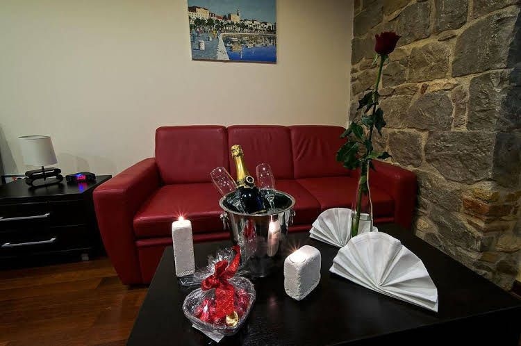Palace Suites4