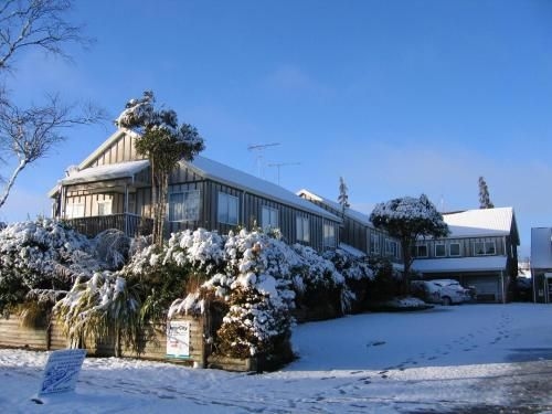 Howards Mountain Lodge0