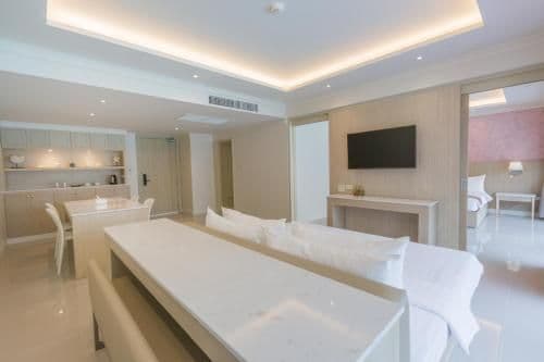 Suite with Direct Pool Access
