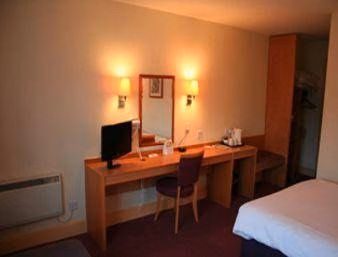 Days Inn Sevenoaks (Clackett Lane)0