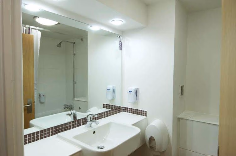 Premier Inn Marlow3