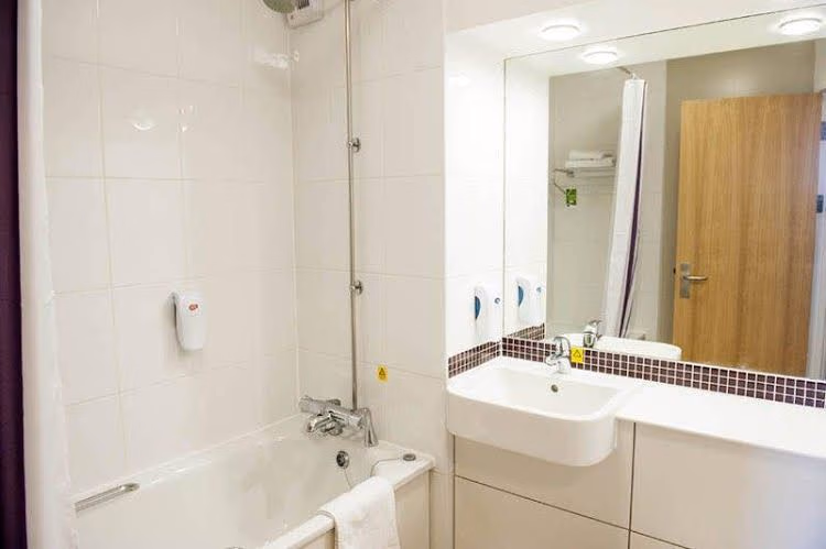 Premier Inn Bromsgrove South (Worcester Road)4