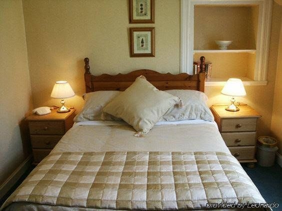 Abbots Brae Hotel0
