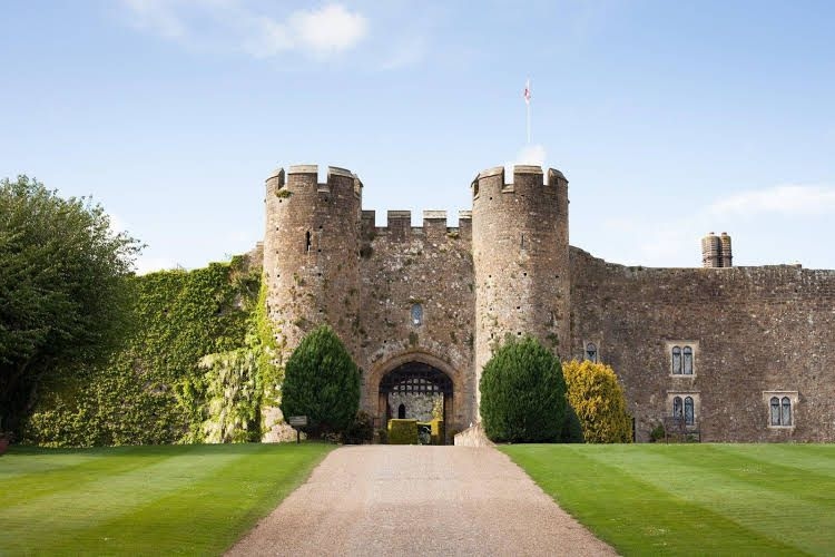 Amberley Castle- A Relais & Chateaux Hotel0