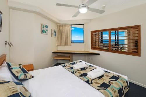 Deluxe One-Bedroom Apartment - Mid Floor