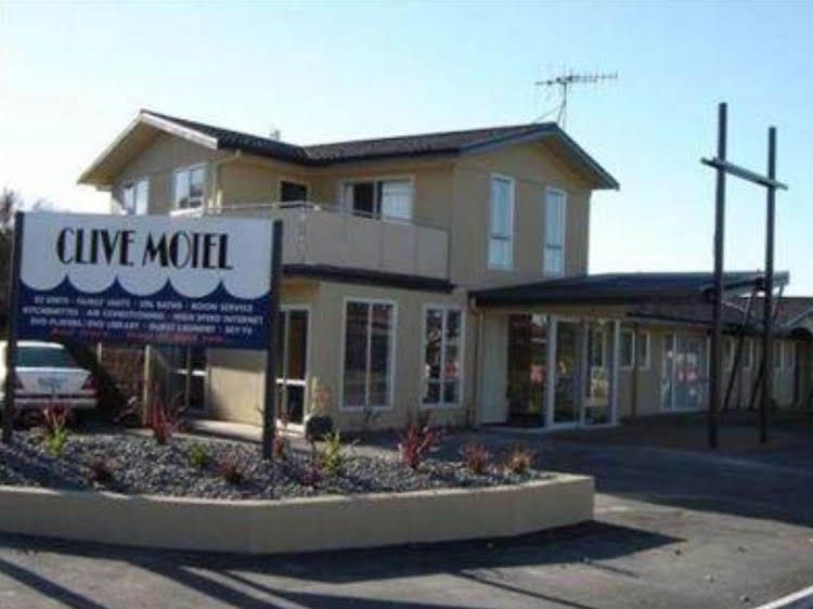 Clive Motel4