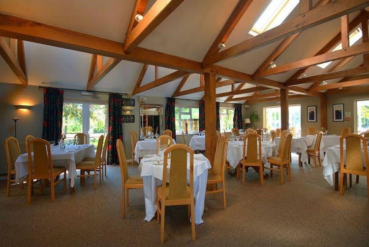 Crouchers Country Hotel1