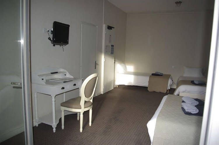 Hotel Familia - Nos Reves1