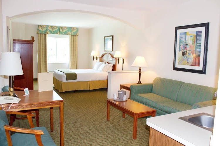 Crown Club Inn by Exploria Resorts4