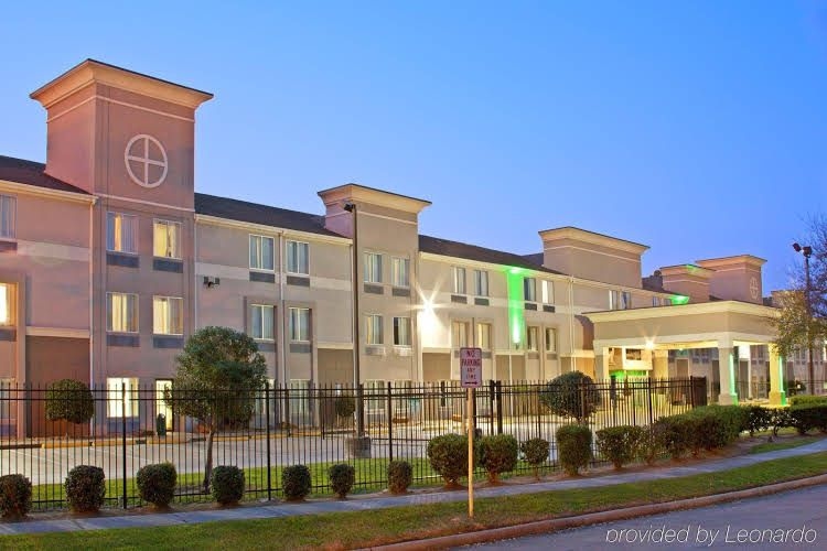 WYNDHAM GARDEN HOUSTON WILLOWBROOK 2