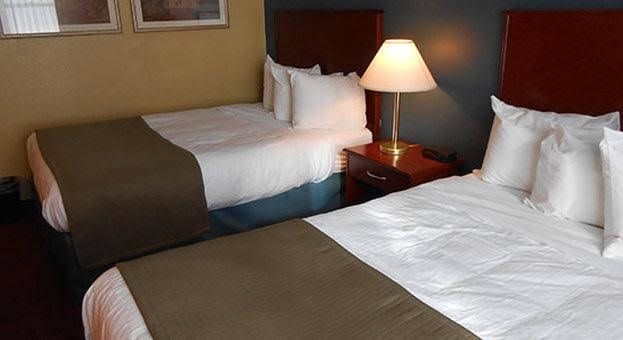 AmericInn & Suites Burnsville1