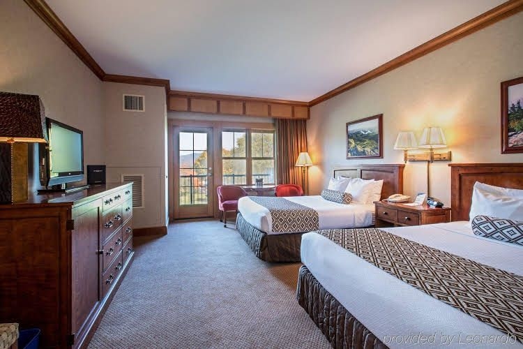 Crowne Plaza Hotel Lake Placid-Golf Club4