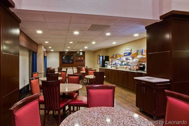 Holiday Inn Express Hotel & Suites Tampa-Oldsmar2