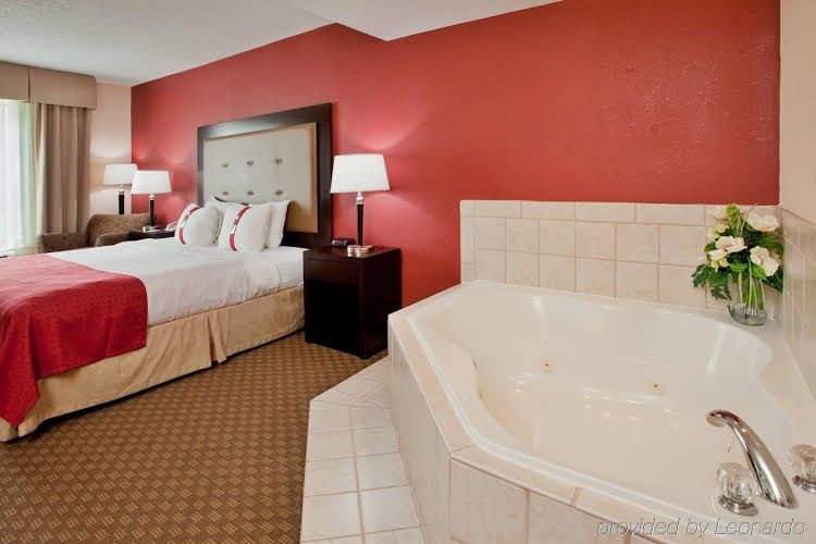 Holiday Inn Raleigh Cary0