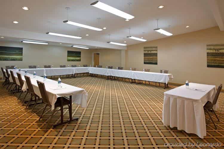 Holiday Inn Express Detroit-Warren/General Motors Technology Center