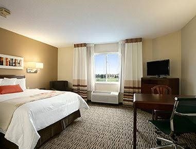 Hawthorn Suites by Wyndham Detroit Farmington Hills1