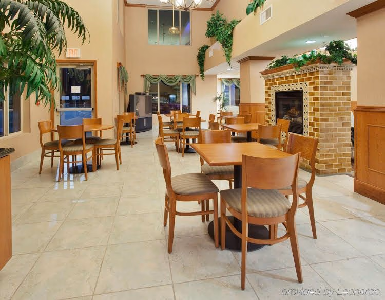 Holiday Inn Express Hotel & Suites Carson City2