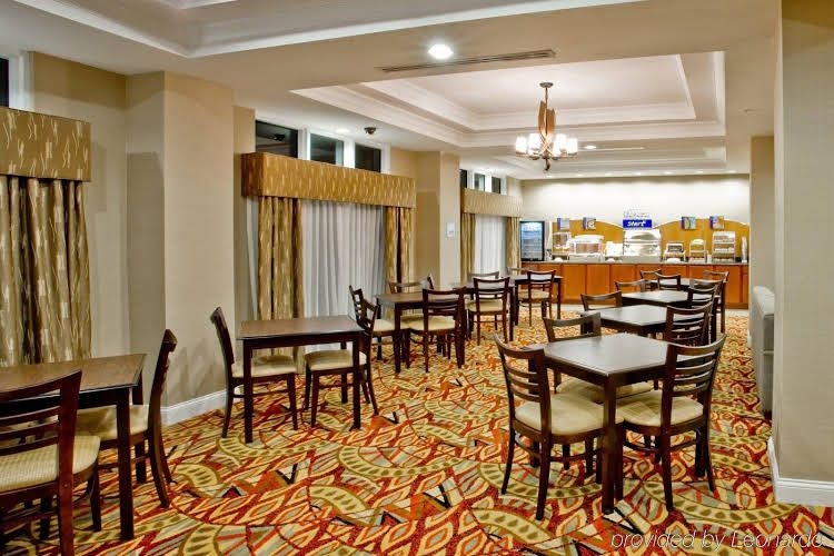 Holiday Inn Express Hotel & Suites Port St. Lucie West4