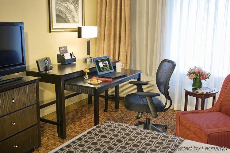 Crowne Plaza Tysons Corner-McLean0