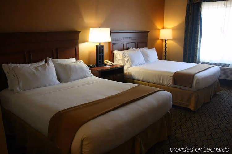 Holiday Inn Express Hotel & Suites - Belleville Area4
