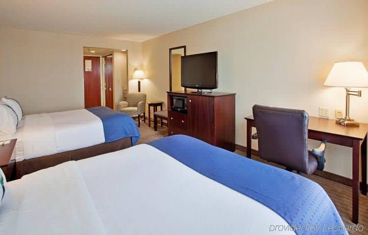 Holiday Inn Hotel & Suites Overland Park-Convention Center Holiday Inn Hotel & Suites Overland Park-Convention Center