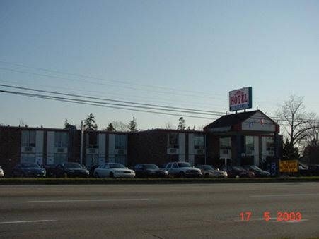 Burnside Hotel1