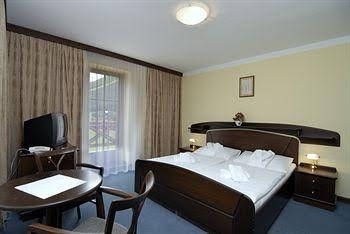 Hotel Zatisi1