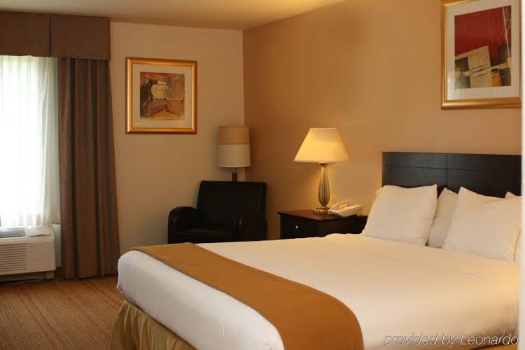 Holiday Inn Express Hotel Germantown - Northwest Milwaukee0