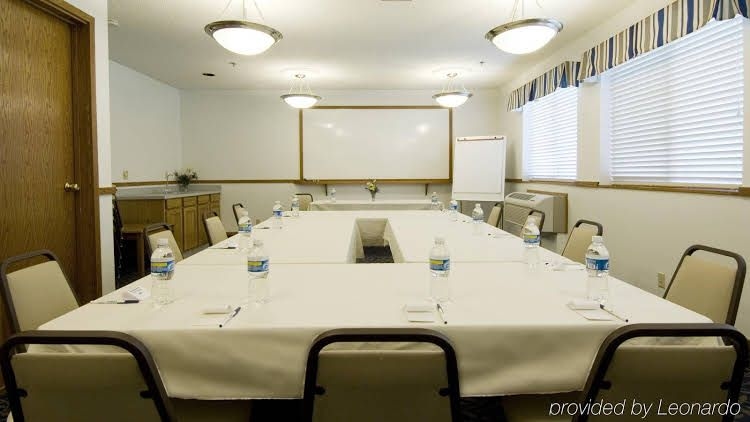 Holiday Inn Express Fremont Angola Area4