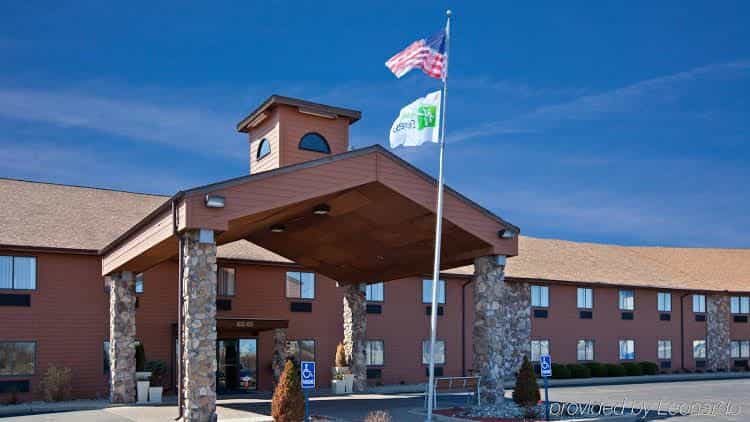 Holiday Inn Express Fremont Angola Area