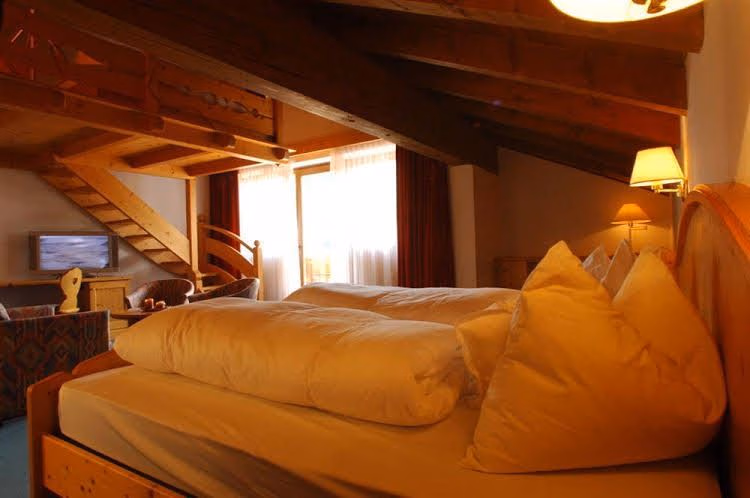 Hotel Shandranj3