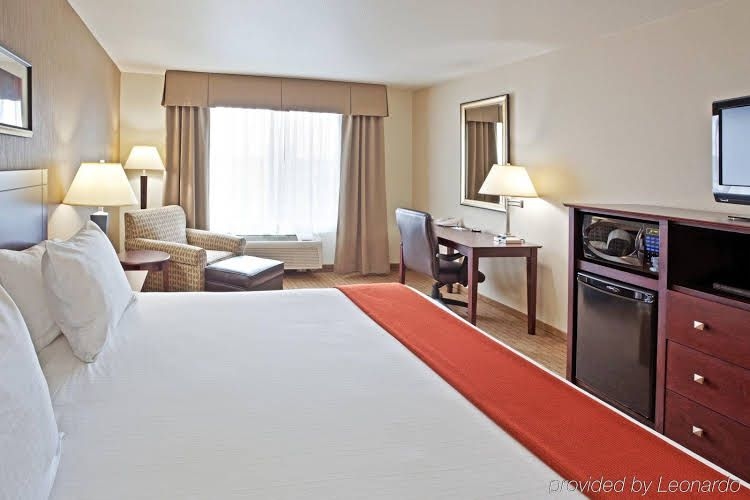 Holiday Inn Express Hotel & Suites Vancouver Mall-Portland Area1