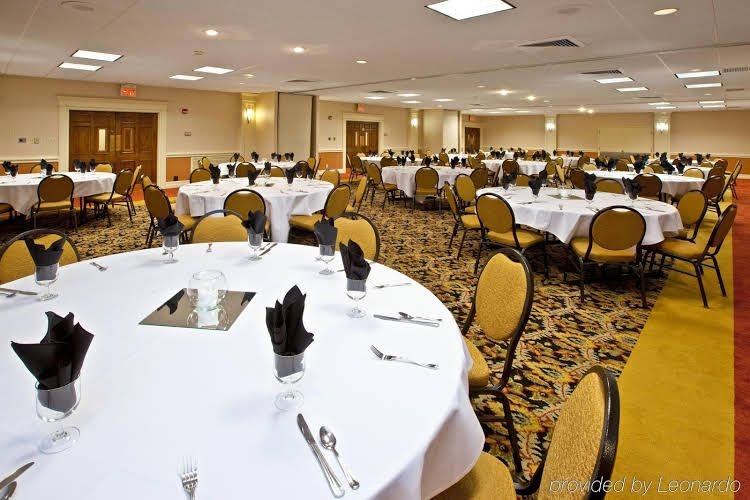 Cottonwood Suites Louisville Fair & Expo3