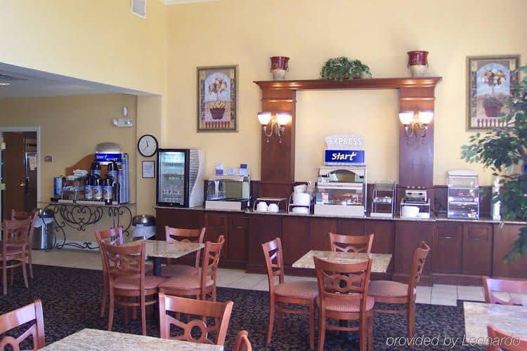 Holiday Inn Express Hotel & Suites Auburn - University Area Holiday Inn Express Hotel & Suites Auburn - University Area