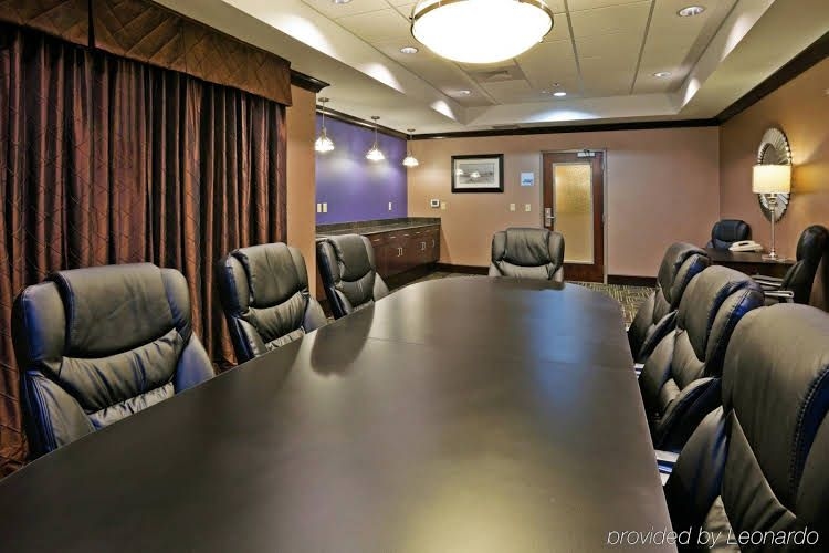 Holiday Inn Express Hotel & Suites Opelika Auburn3