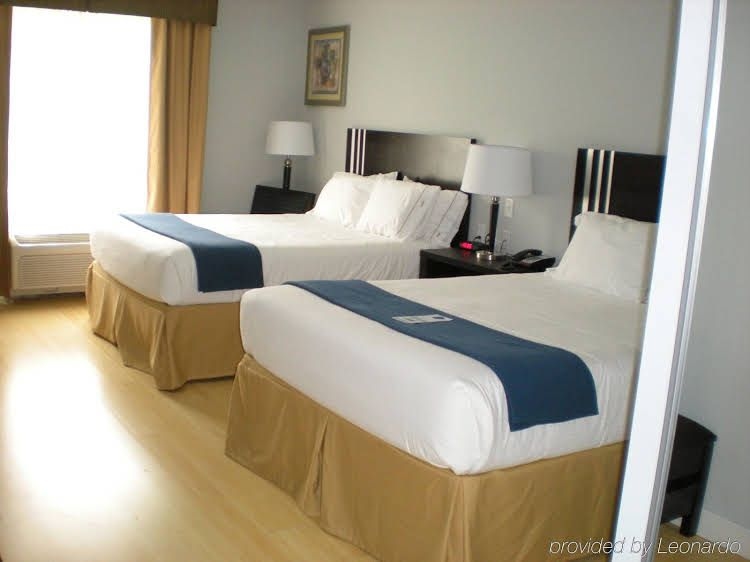 Holiday Inn Express - Bentleyville0