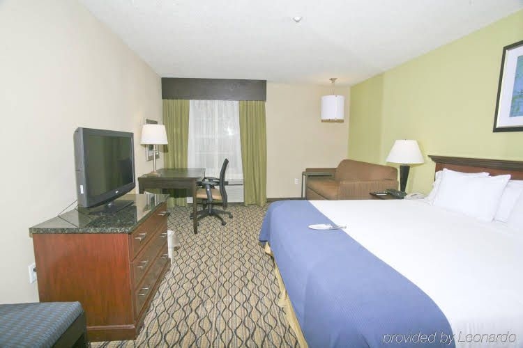Holiday Inn Express Hotel & Suites Roseville4