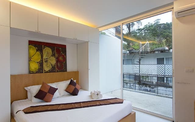 SUITE ONE BEDROOM
