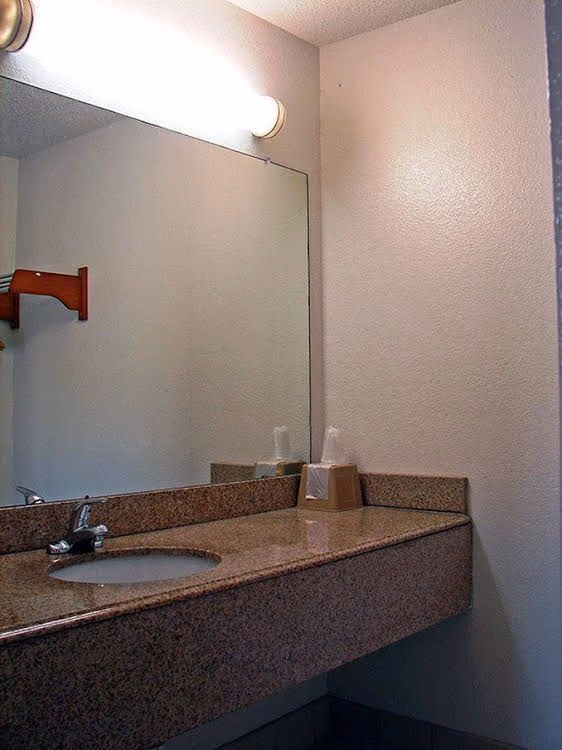 Motel 6 Dallas DeSoto Lancaster3
