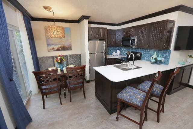 DOUBLE TWO BEDROOMS