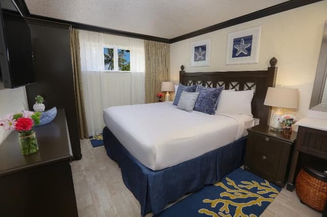 DOUBLE TWO BEDROOMS