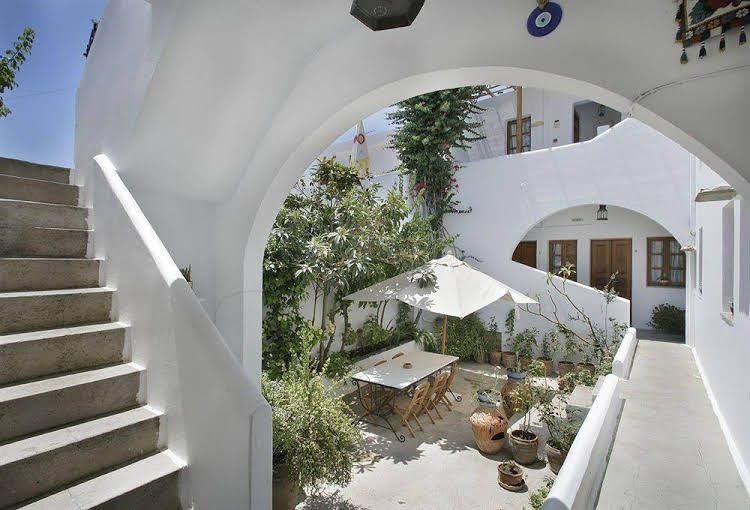 Melenos Apartments & Studios0