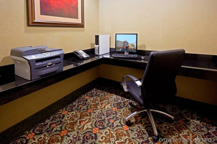 Holiday Inn Express Hotel & Suites Bridgewater Branchburg1